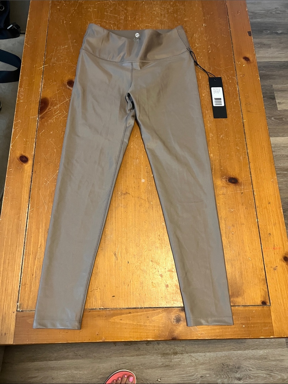 Shiny Noli Leggings in Taupe